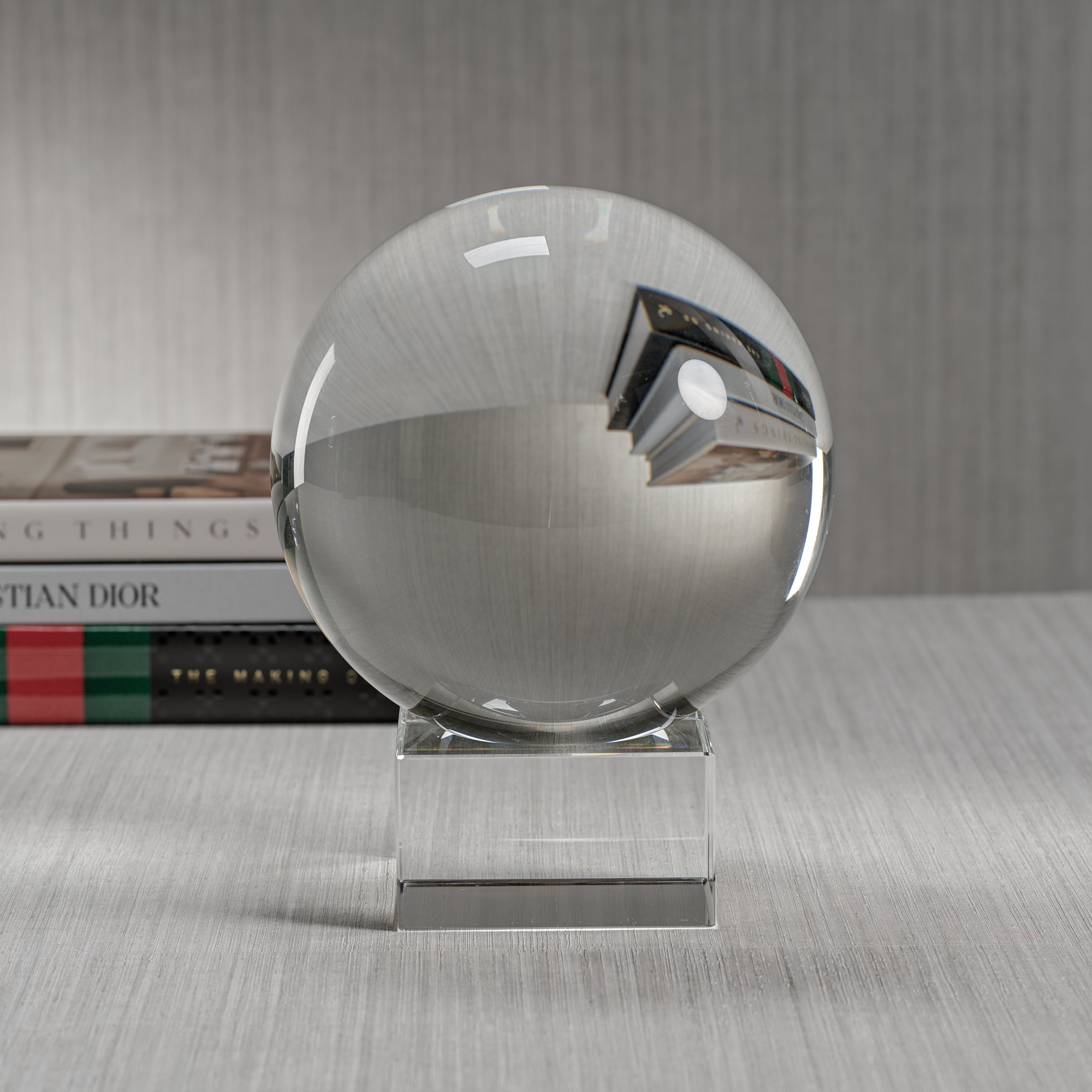 Grande sphère décorative en verre de cristal Sérénité sur socle