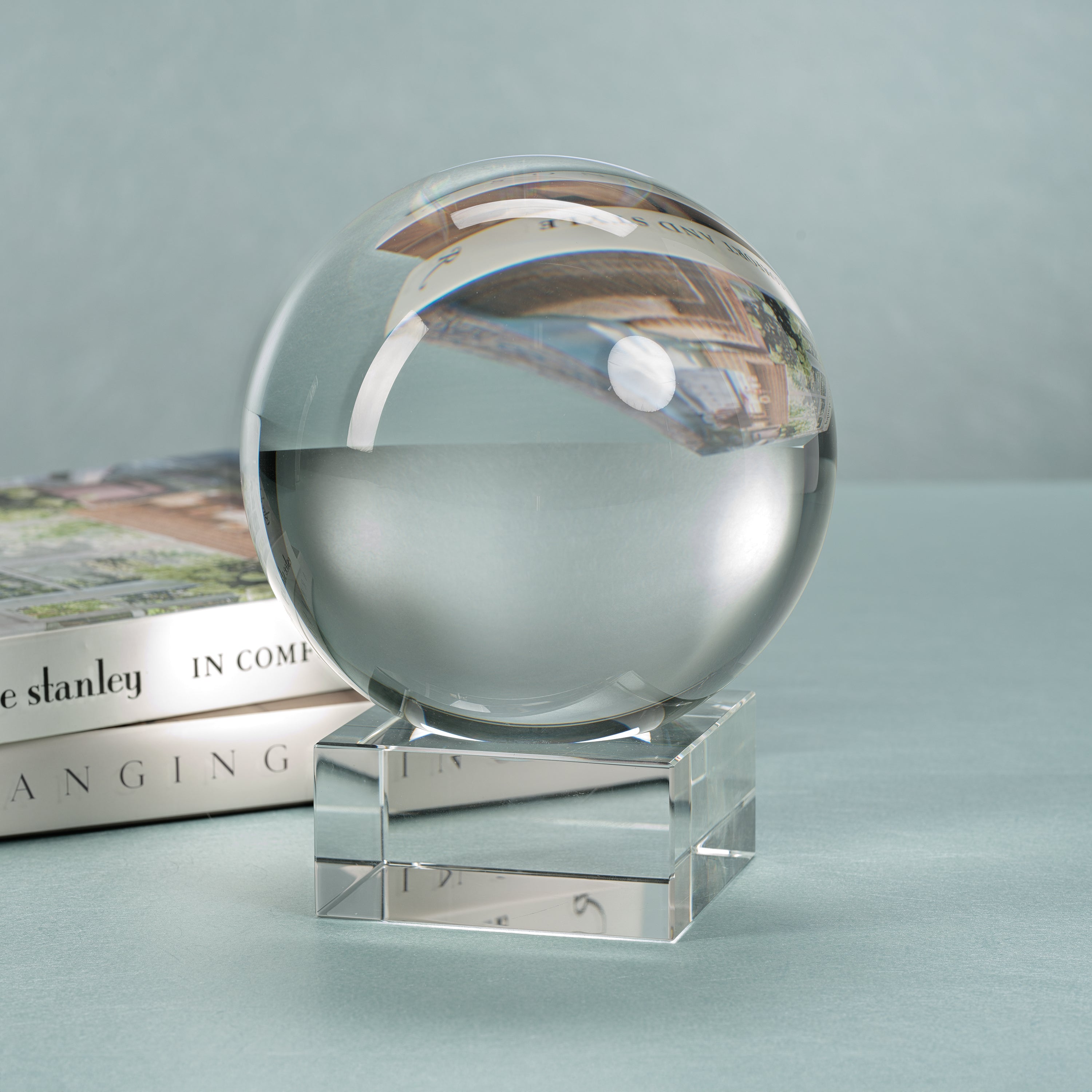 Grande sphère décorative en verre de cristal Sérénité sur socle