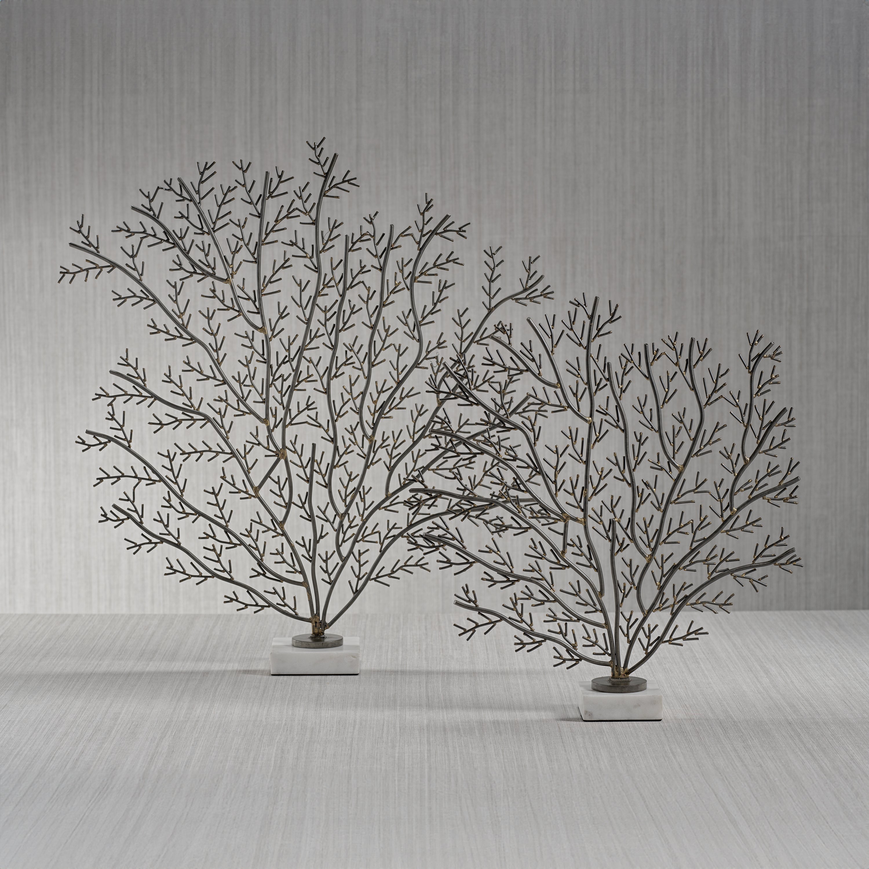 Sculpture en métal de branche de corail en zinc sur base en marbre, moyenne